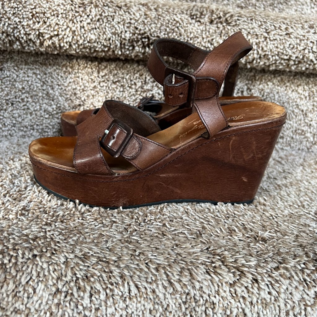Robert Clergerie Women's Brown Leather Straps Sandals.